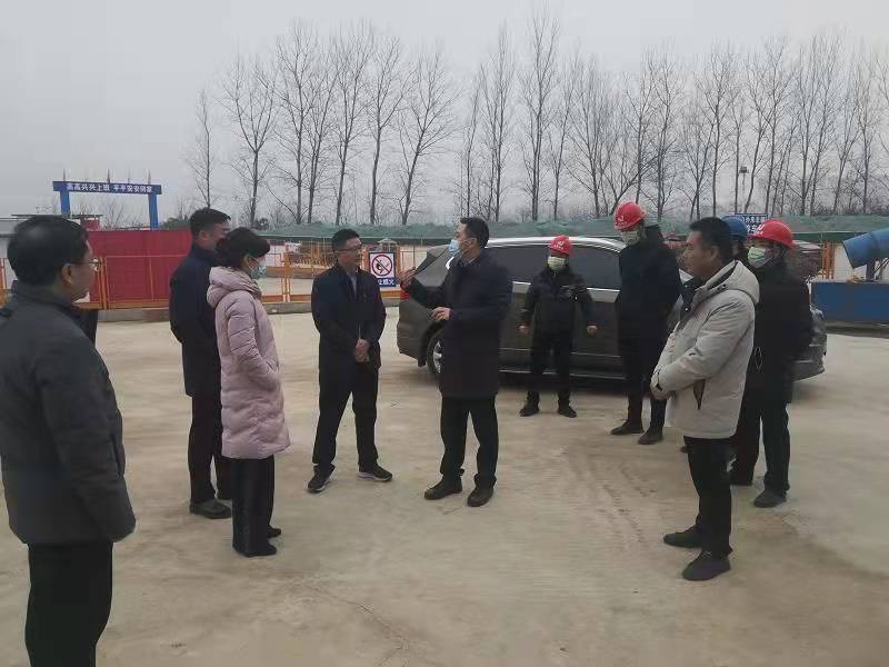 西鄉縣縣委縣政府主要領導關注一館一中心雙節期間疫情防控暨不停工不停產落實情況